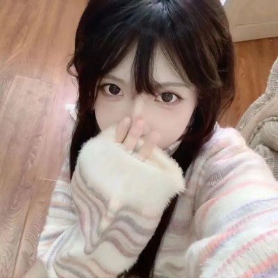 黑衣女孩
